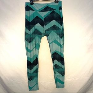 LuLaRoe Tall and Curvy Zig Zag Leggings